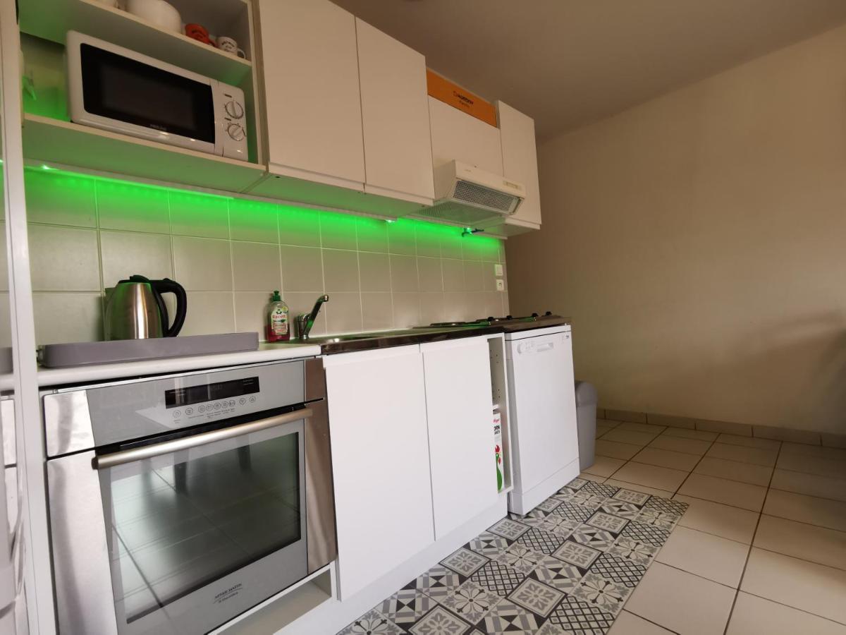 Au 11 T3 Duplex, Village Vacances, Piscines, Parking Saint-Geniez-dʼOlt 외부 사진