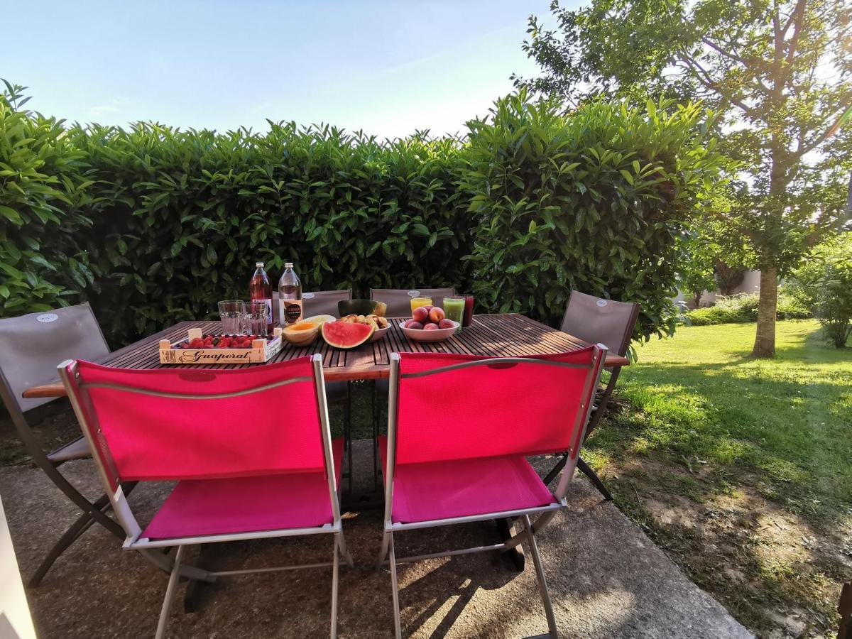 Au 11 T3 Duplex, Village Vacances, Piscines, Parking Saint-Geniez-dʼOlt 외부 사진
