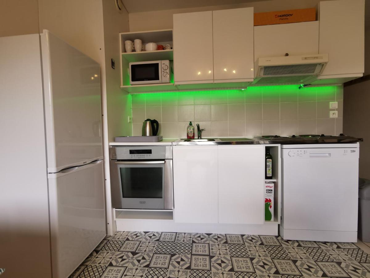 Au 11 T3 Duplex, Village Vacances, Piscines, Parking Saint-Geniez-dʼOlt 외부 사진